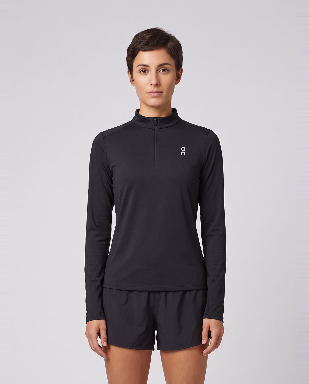 Women's On Running Core 1/4 Zip 1 Black — on model