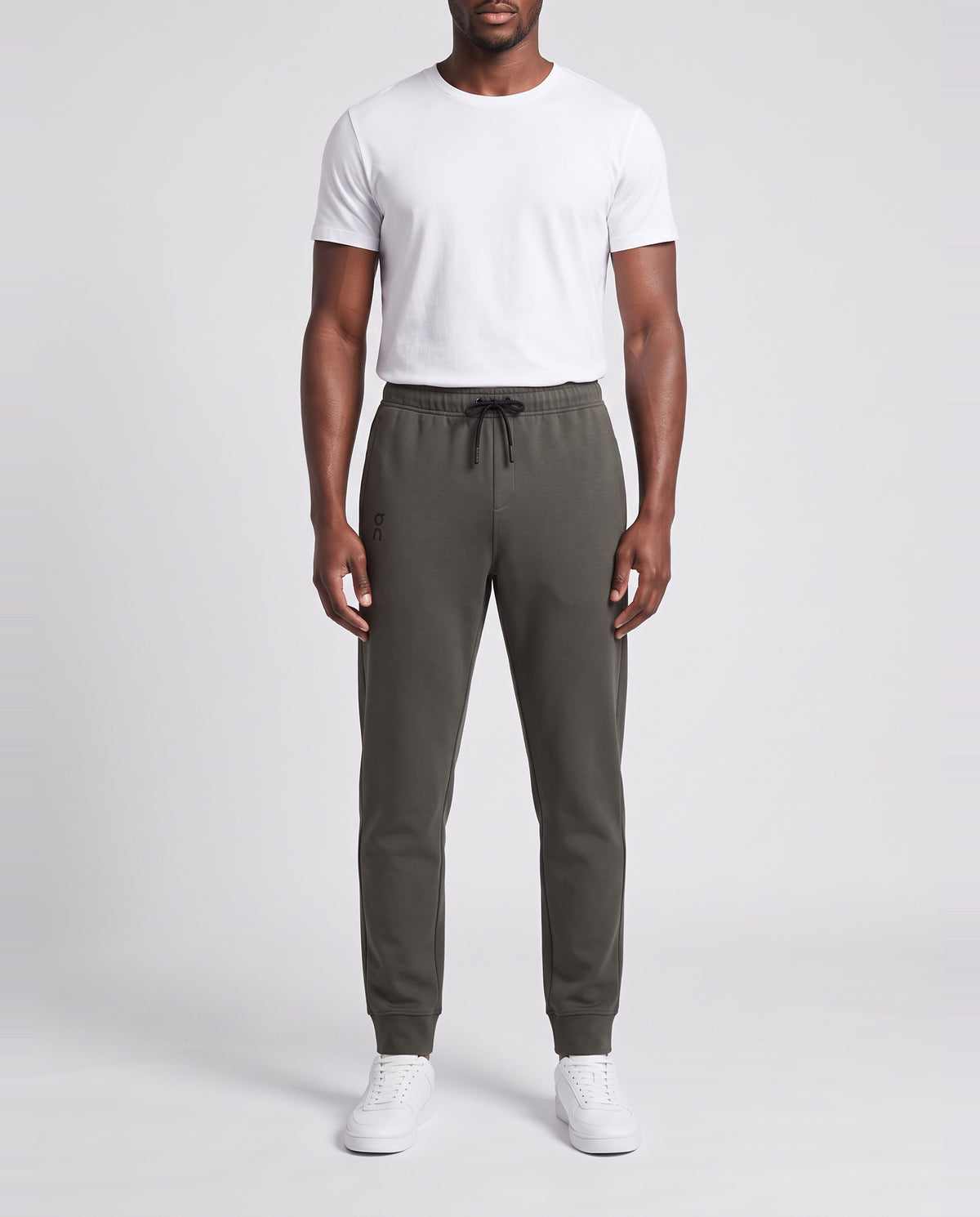 Men's On Running Shadow Focus Tech Sweatpants — on model